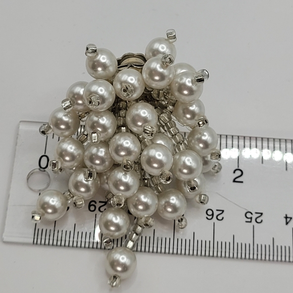 Vintage Faux Pearl Cluster Dangle Earrings Beaded Firework Spray White Silver - Picture 7 of 9